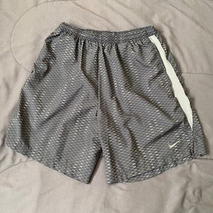 Nike mens  7” training short dri-fit